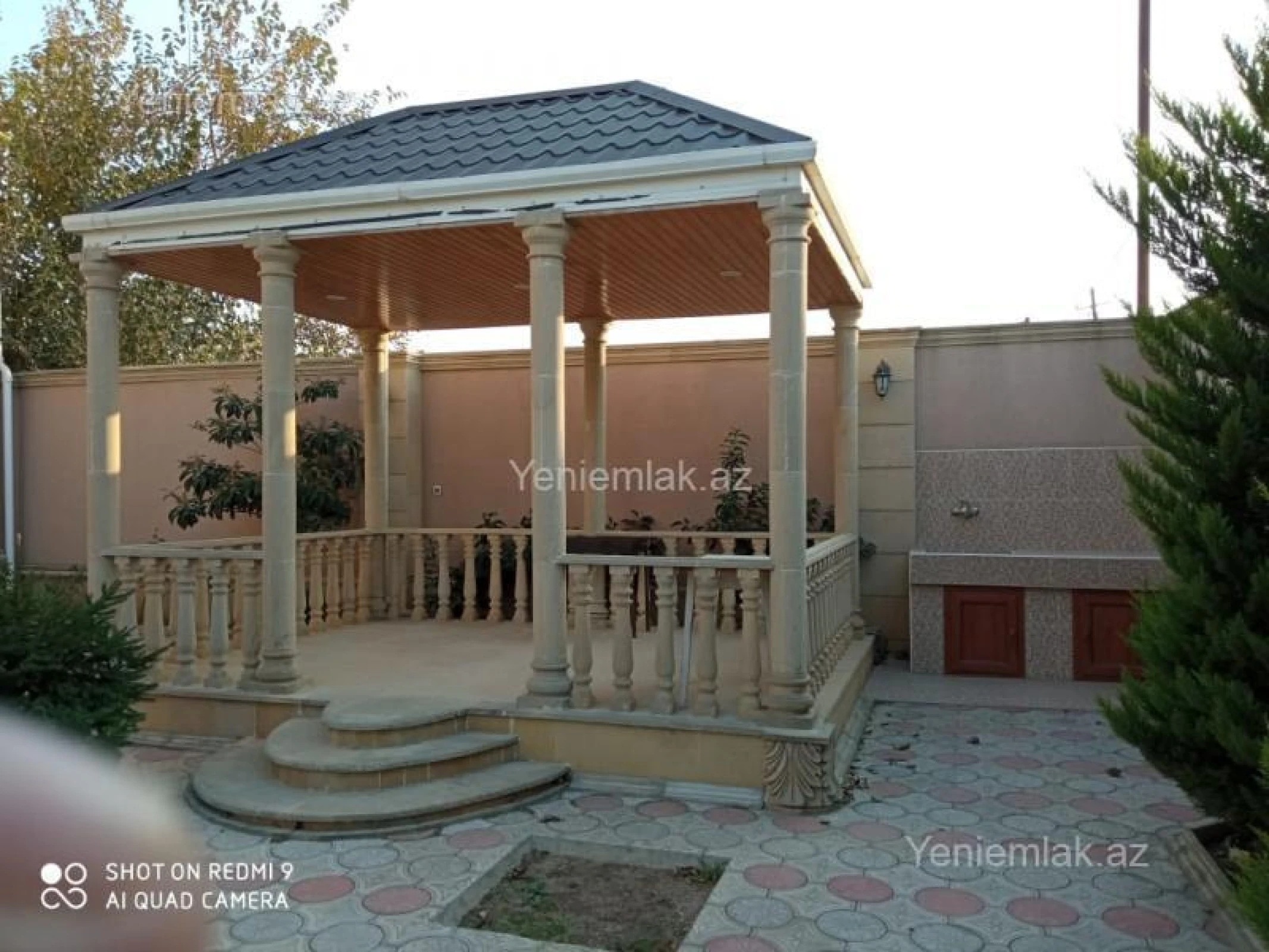 Satılır 6 otaqlı həyət evi 250 m²