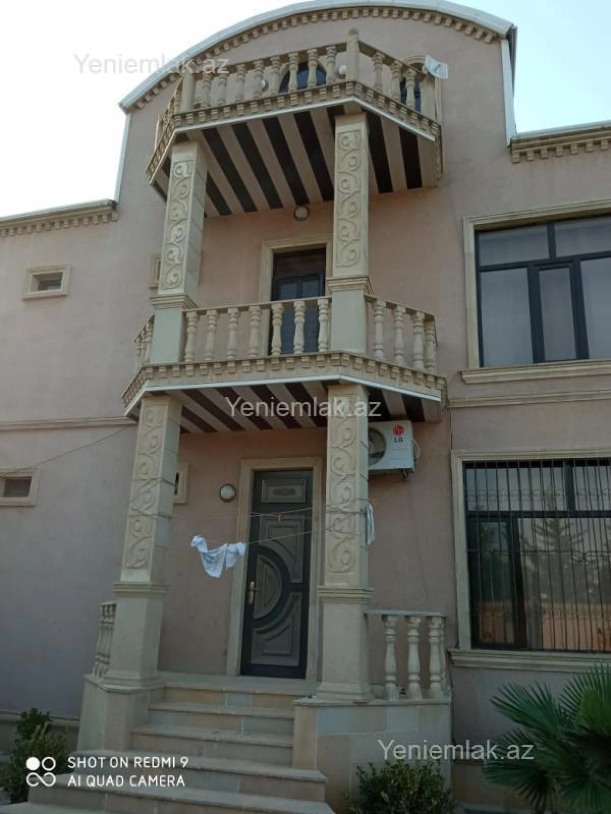 Satılır 6 otaqlı həyət evi 250 m²