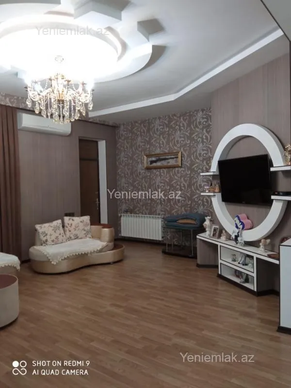 Satılır 6 otaqlı həyət evi 250 m²