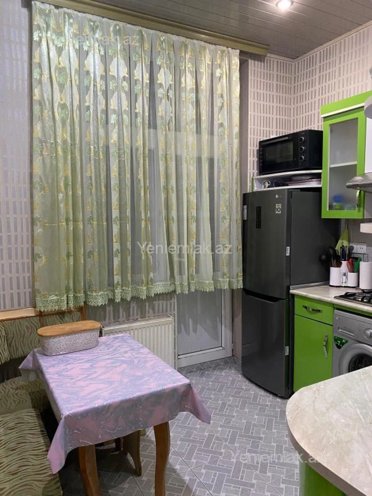 Satılır 2 otaqlı köhnə tikili 54 m²