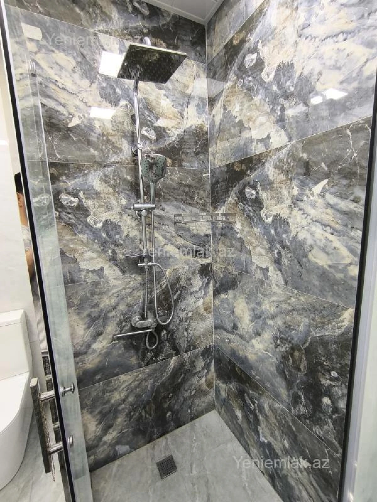 Satılır 2 otaqlı yeni tikili 68 m²