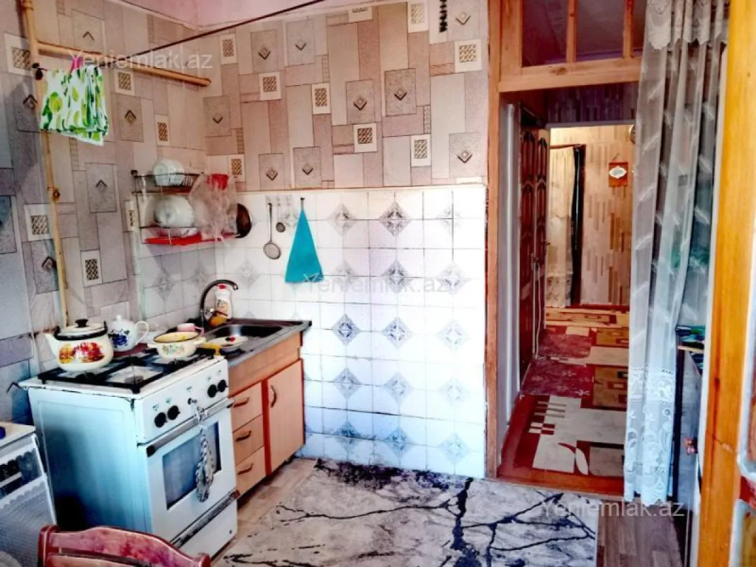Satılır 3 otaqlı köhnə tikili 80 m²