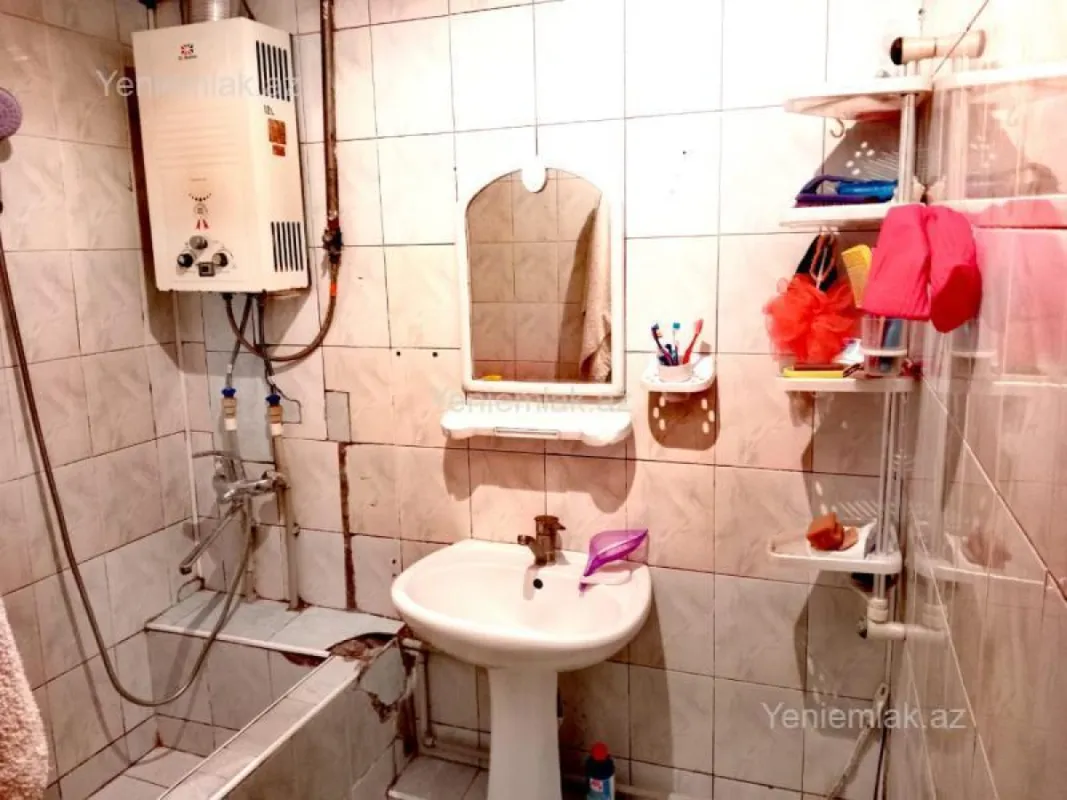 Satılır 3 otaqlı köhnə tikili 80 m²