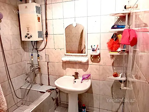 Satılır 3 otaqlı köhnə tikili 80 m²
