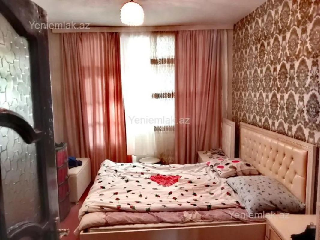 Satılır 3 otaqlı köhnə tikili 80 m²