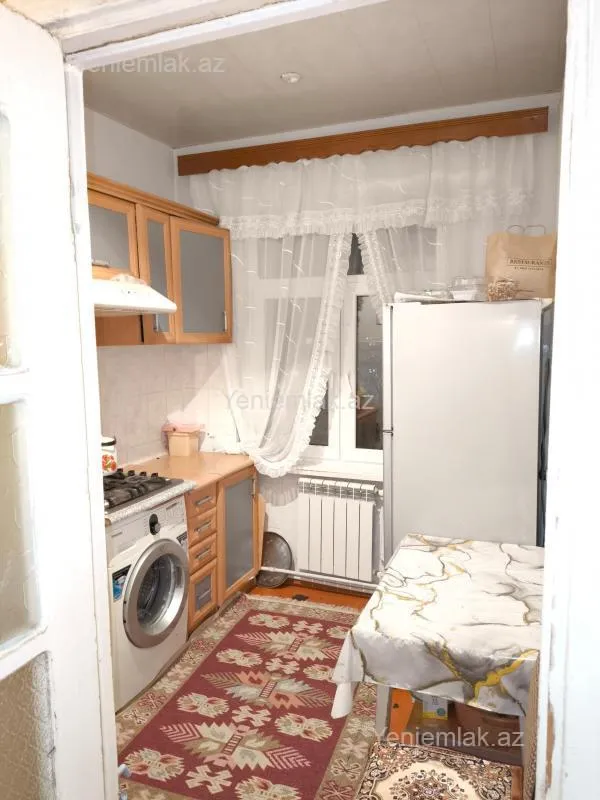 Satılır 2 otaqlı köhnə tikili 55 m²