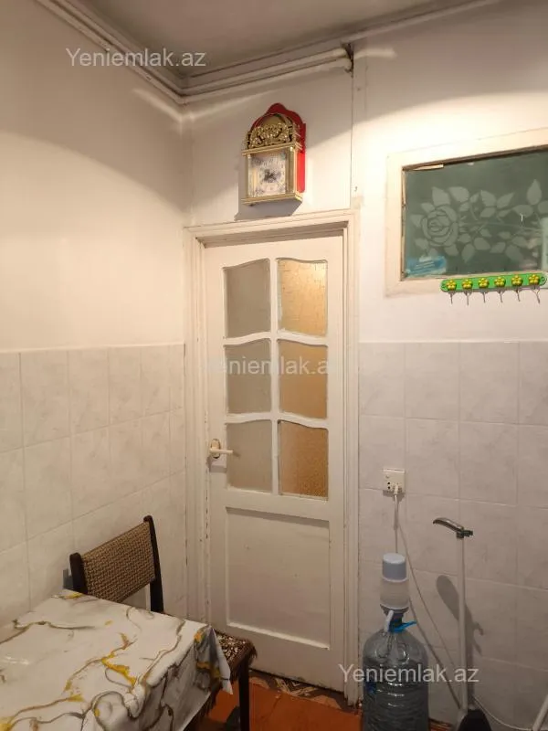 Satılır 2 otaqlı köhnə tikili 55 m²