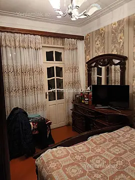 Satılır 2 otaqlı köhnə tikili 55 m²
