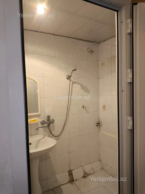 Satılır 2 otaqlı köhnə tikili 55 m²