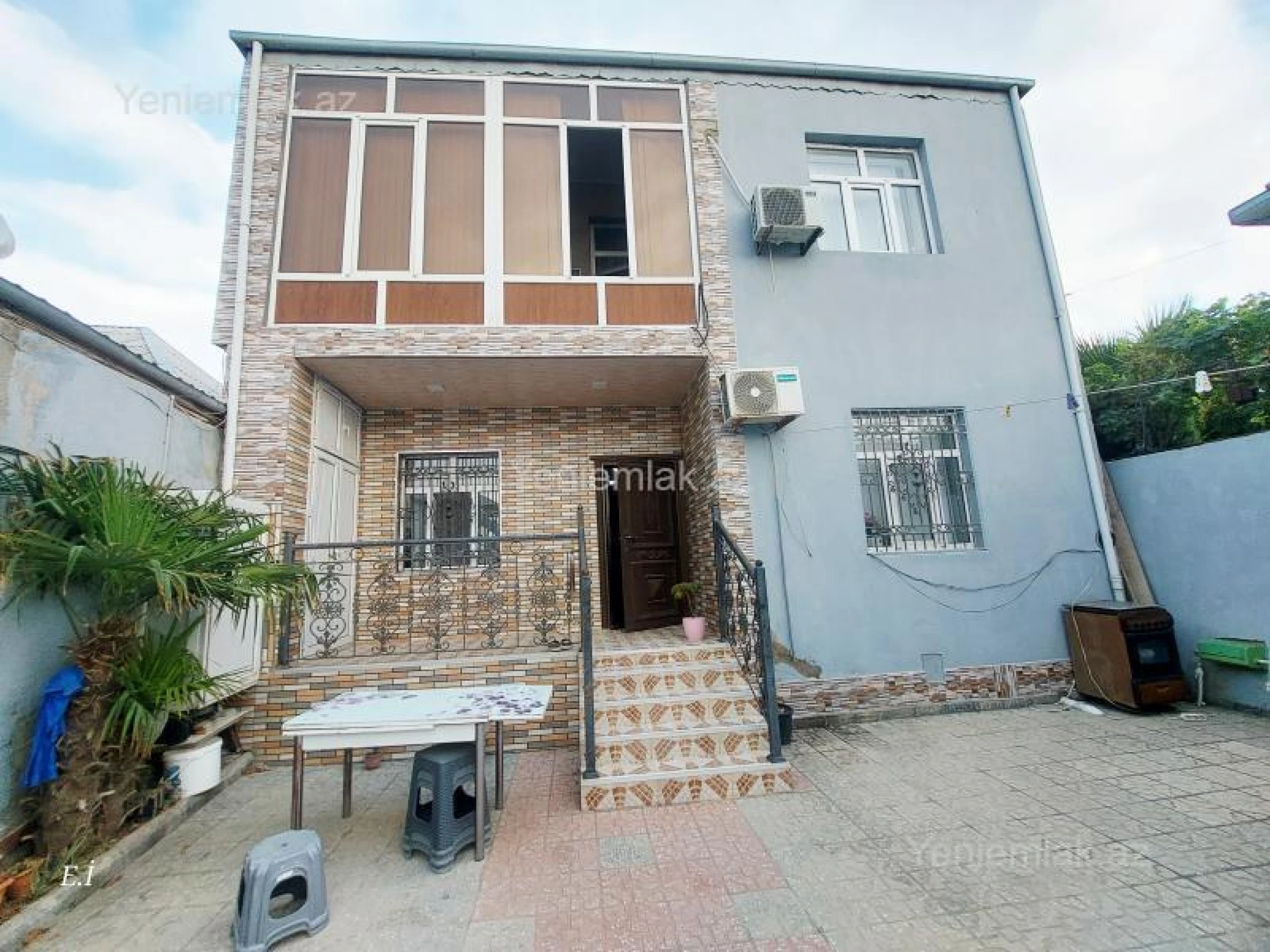 Satılır 5 otaqlı həyət evi 180 m²