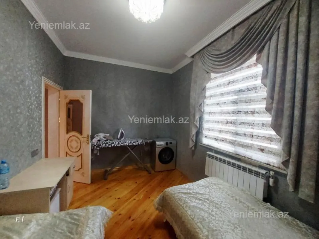 Satılır 5 otaqlı həyət evi 180 m²