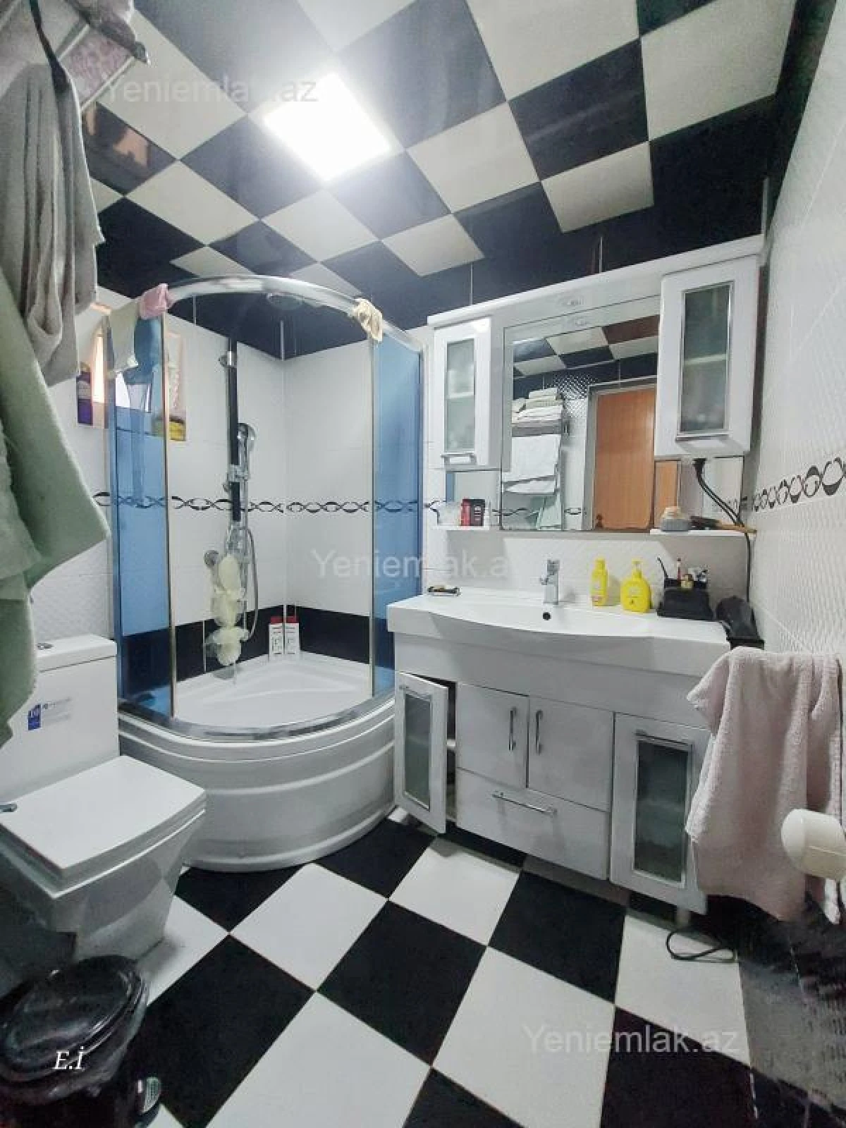Satılır 5 otaqlı həyət evi 180 m²