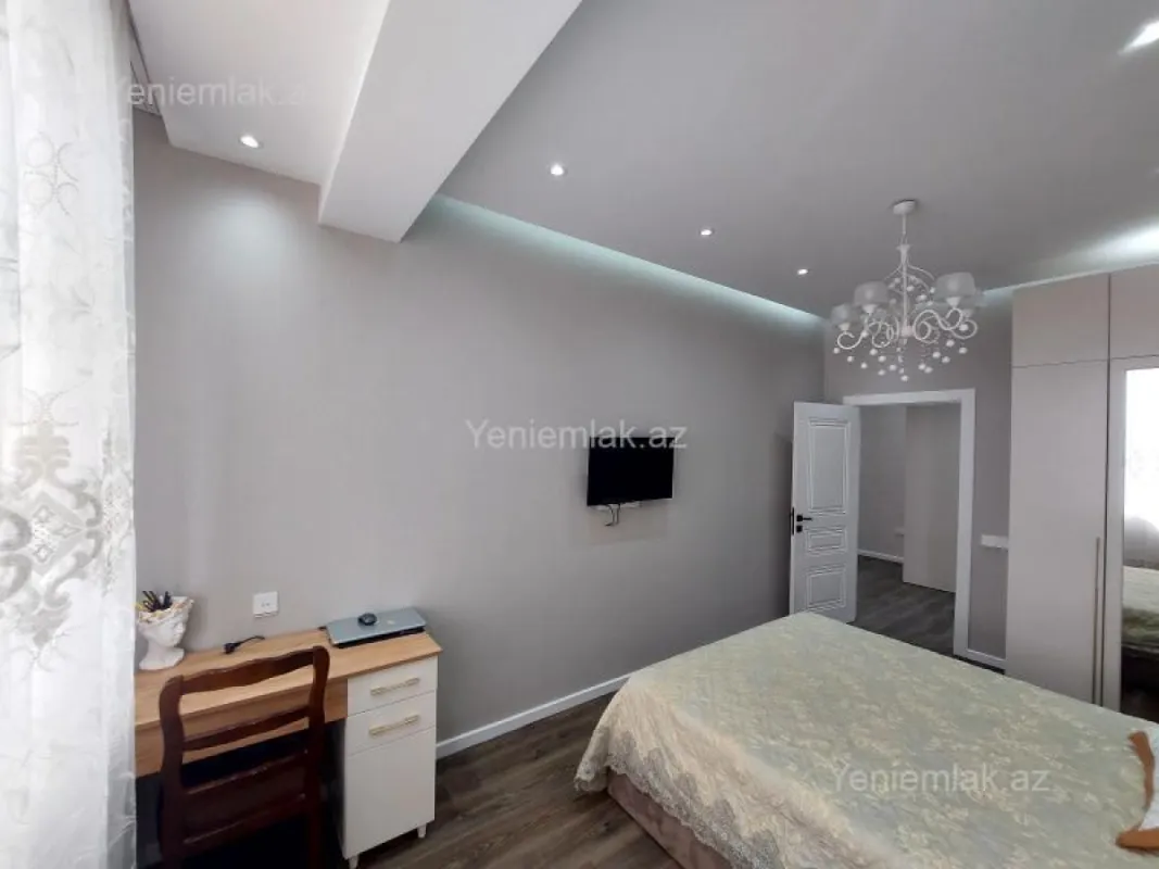Satılır 3 otaqlı yeni tikili 125 m²
