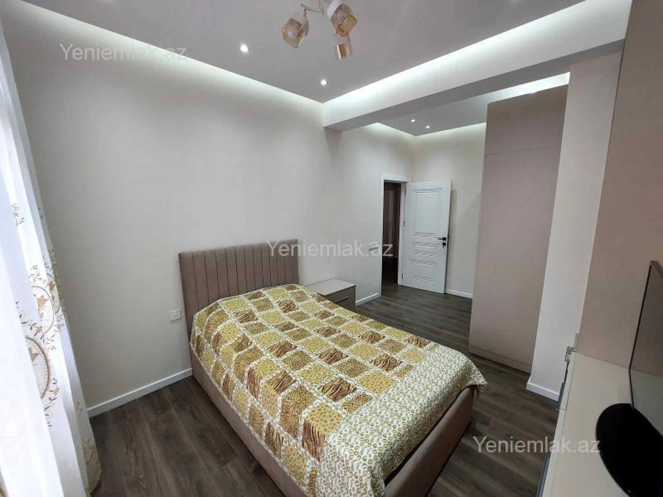 Satılır 3 otaqlı yeni tikili 125 m²