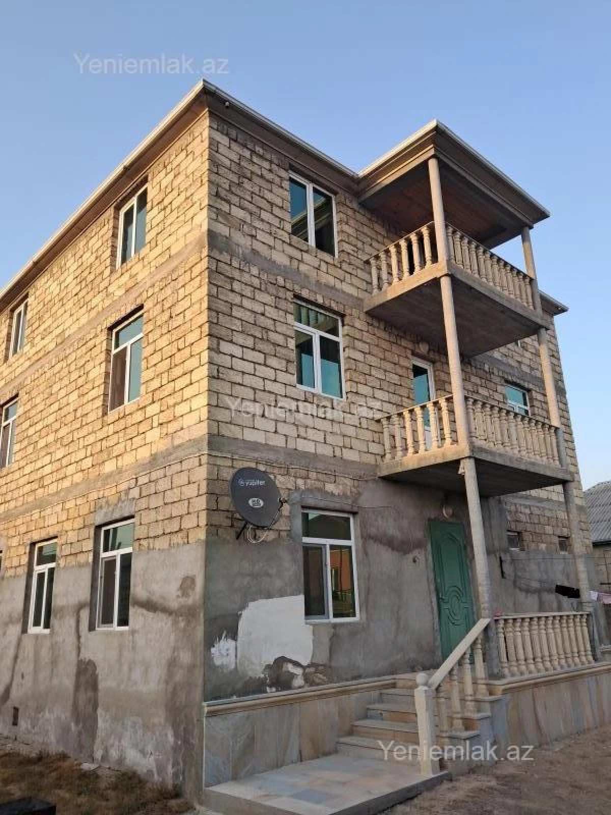 Satılır 6 otaqlı həyət evi 350 m²