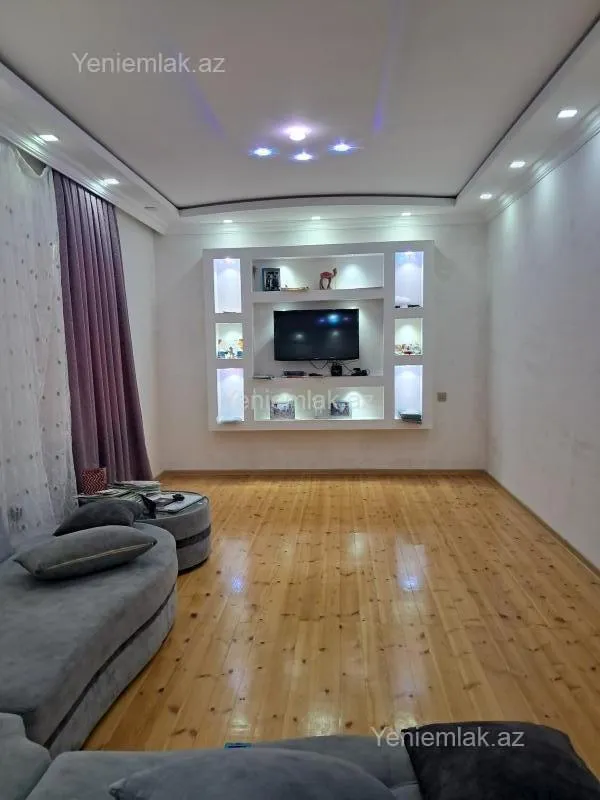 Satılır 6 otaqlı həyət evi 350 m²