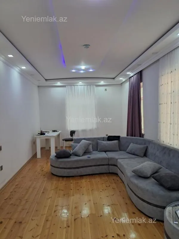 Satılır 6 otaqlı həyət evi 350 m²