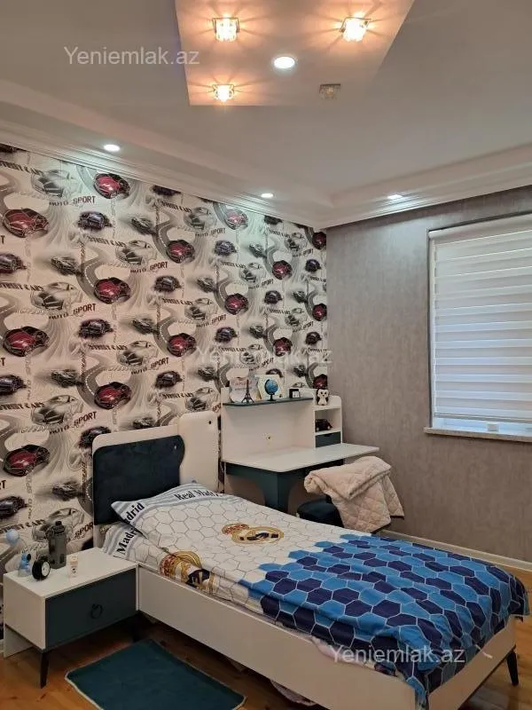Satılır 6 otaqlı həyət evi 350 m²