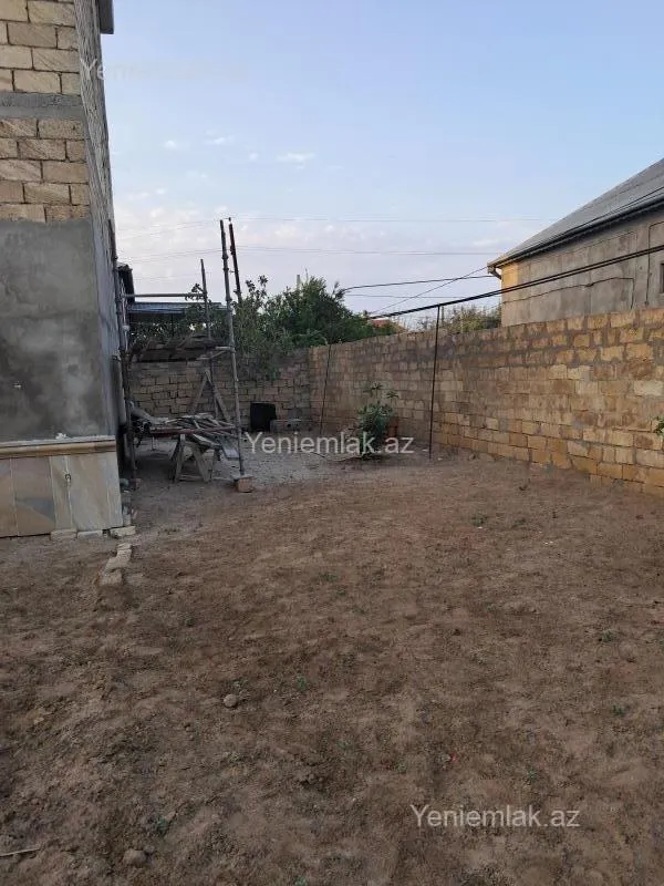 Satılır 6 otaqlı həyət evi 350 m²