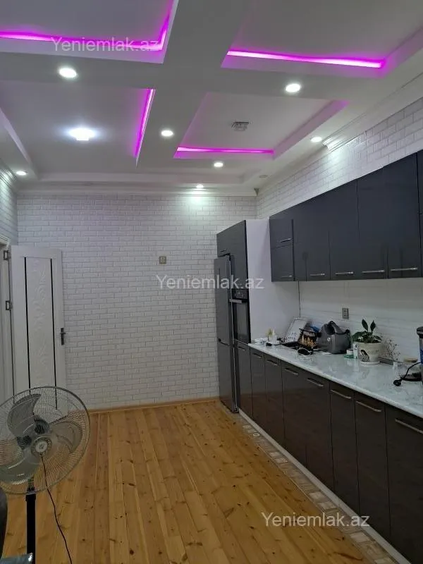 Satılır 6 otaqlı həyət evi 350 m²
