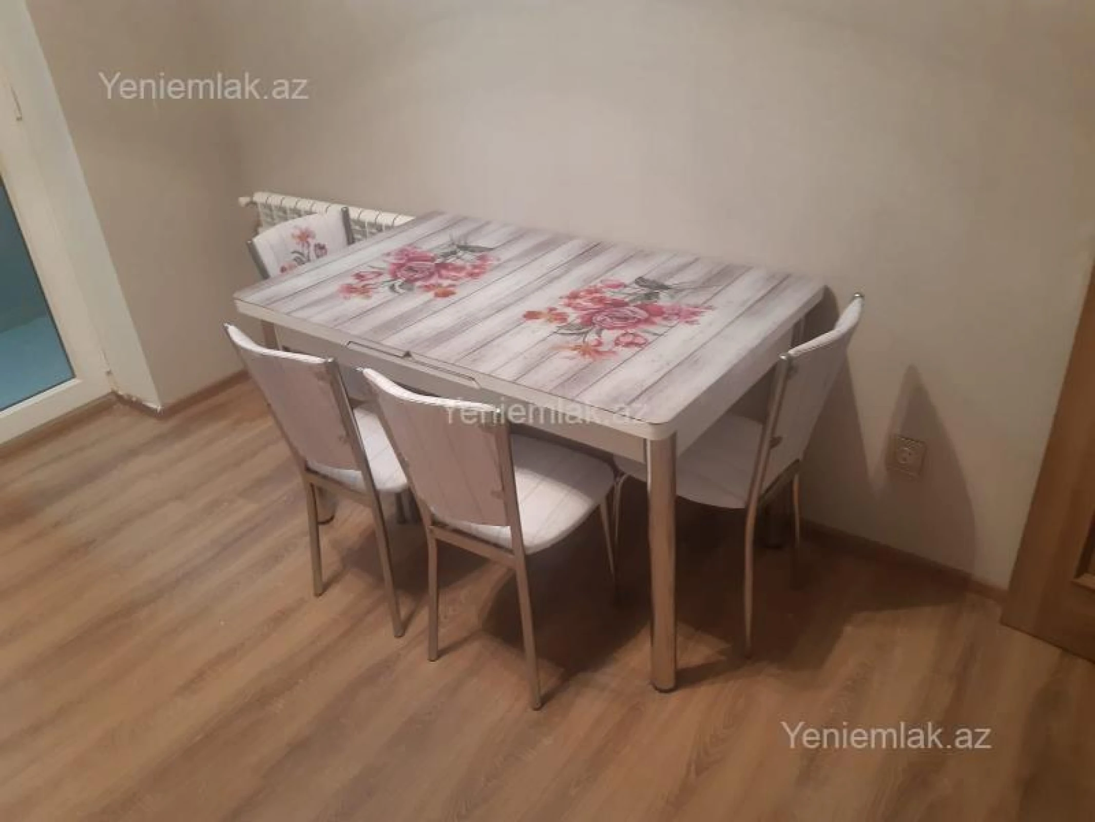 Satılır 3 otaqlı yeni tikili 115 m²