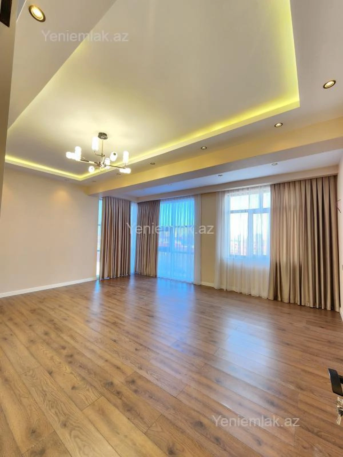 Satılır 3 otaqlı yeni tikili 130 m²