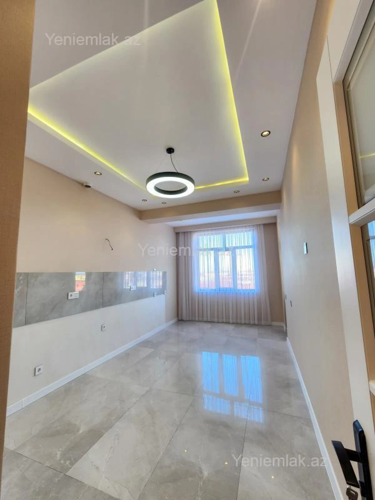 Satılır 3 otaqlı yeni tikili 130 m²