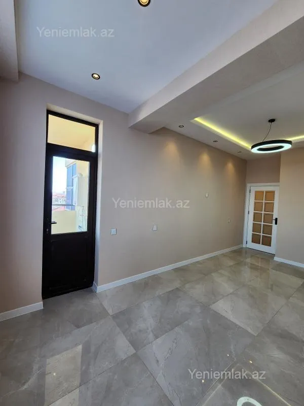 Satılır 3 otaqlı yeni tikili 130 m²