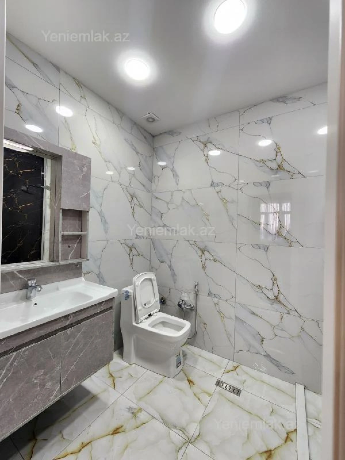 Satılır 3 otaqlı yeni tikili 130 m²