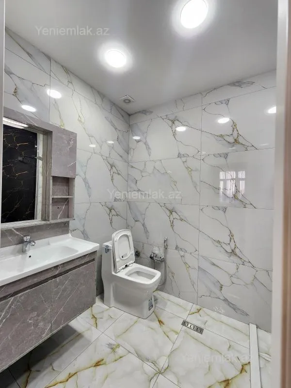 Satılır 3 otaqlı yeni tikili 130 m²