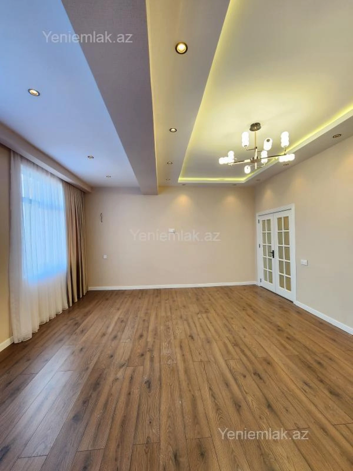 Satılır 3 otaqlı yeni tikili 130 m²