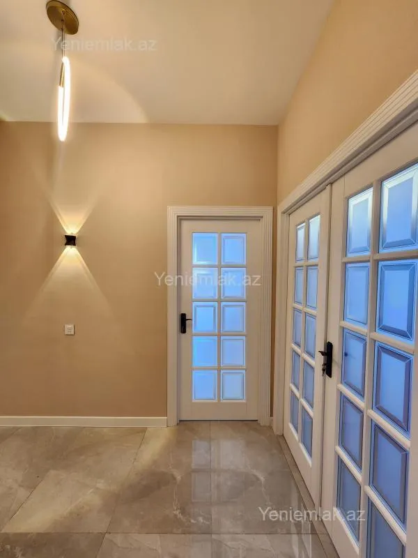 Satılır 3 otaqlı yeni tikili 130 m²