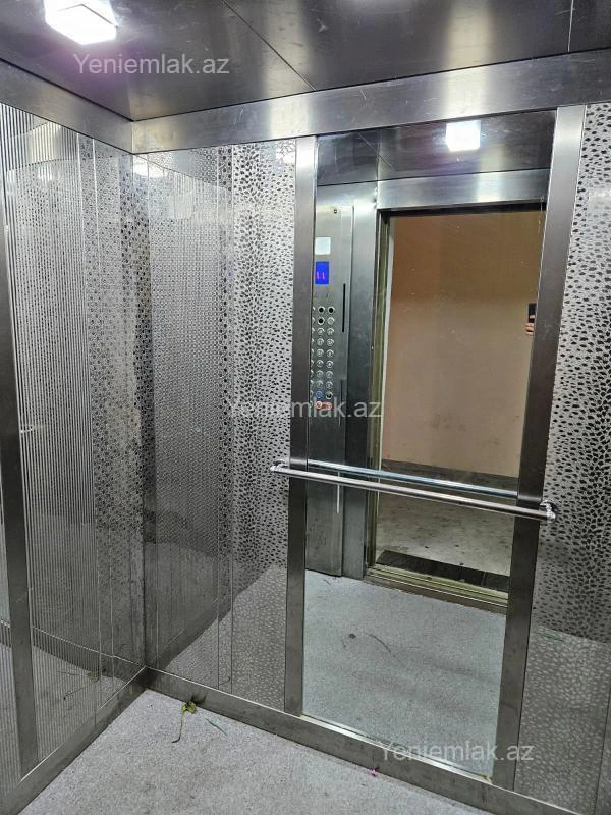 Satılır 2 otaqlı yeni tikili 70 m²