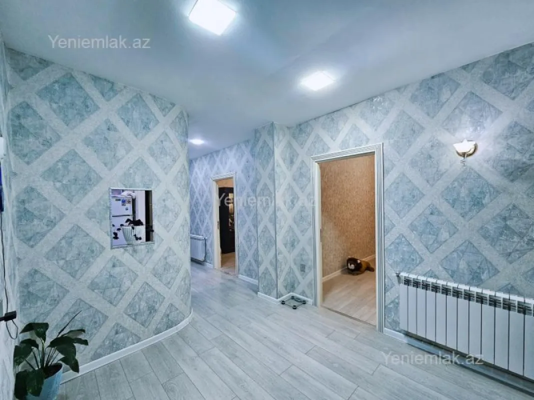 Satılır 2 otaqlı köhnə tikili 98 m²