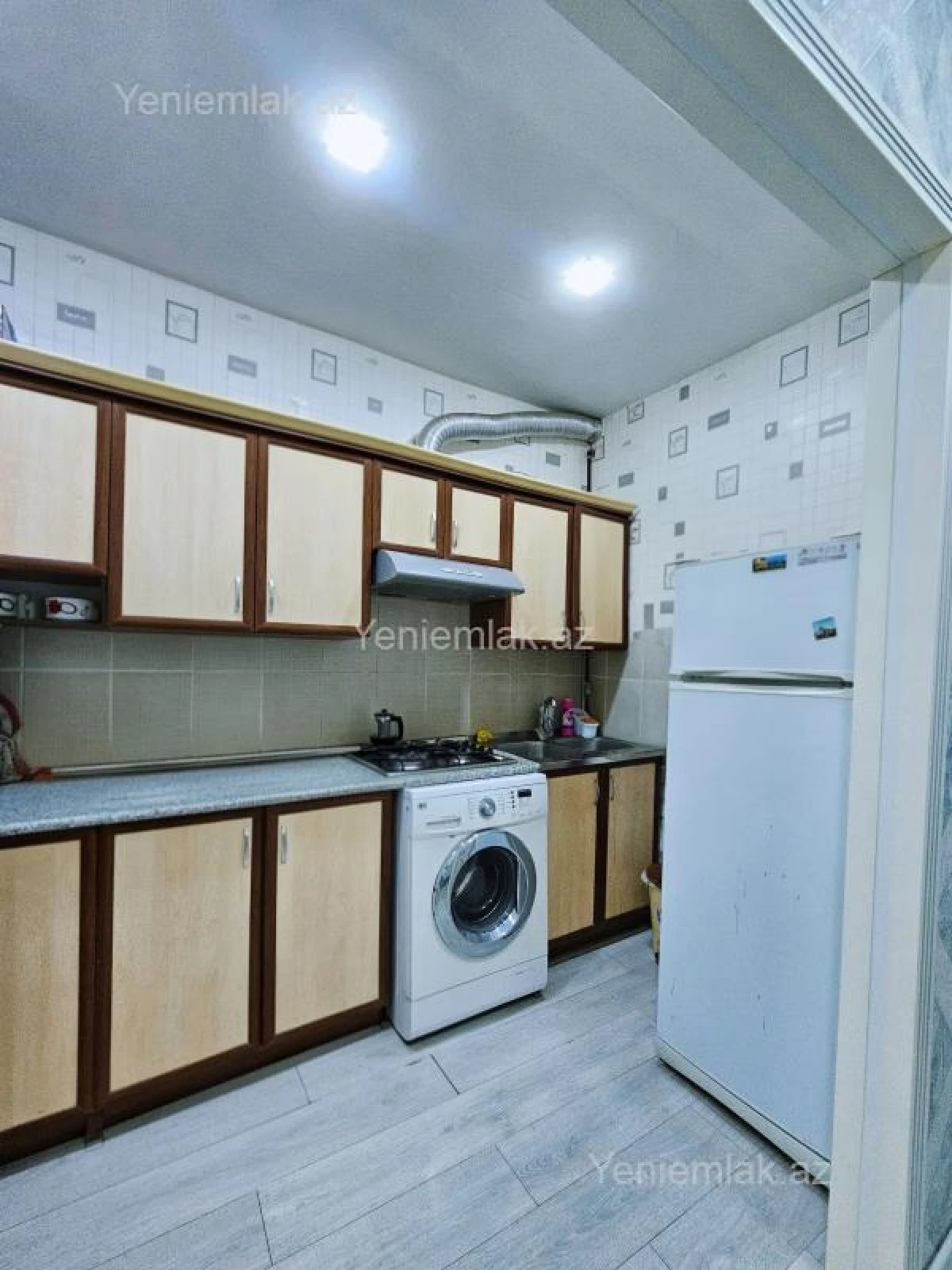 Satılır 2 otaqlı köhnə tikili 98 m²