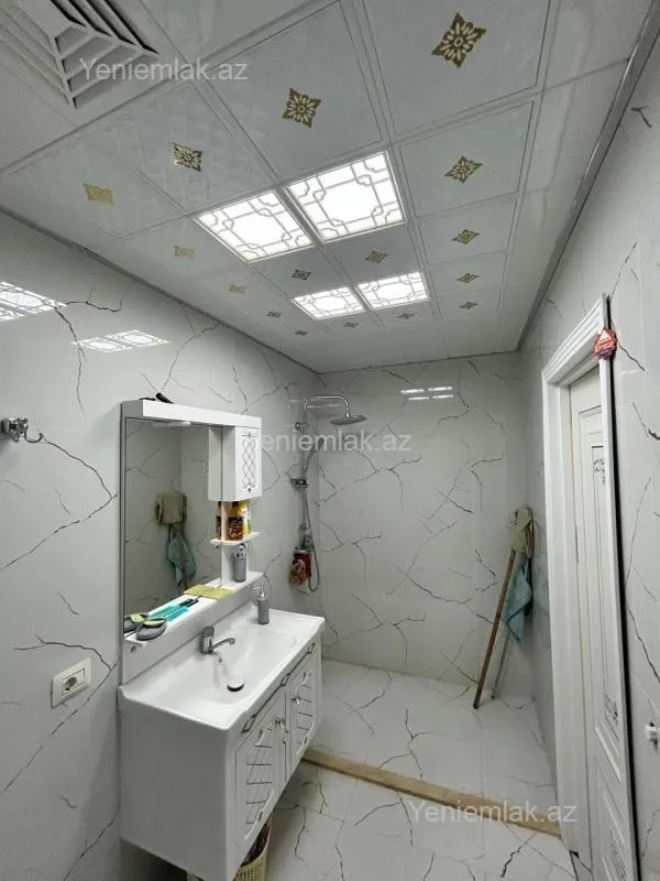 Satılır 3 otaqlı yeni tikili 70 m²