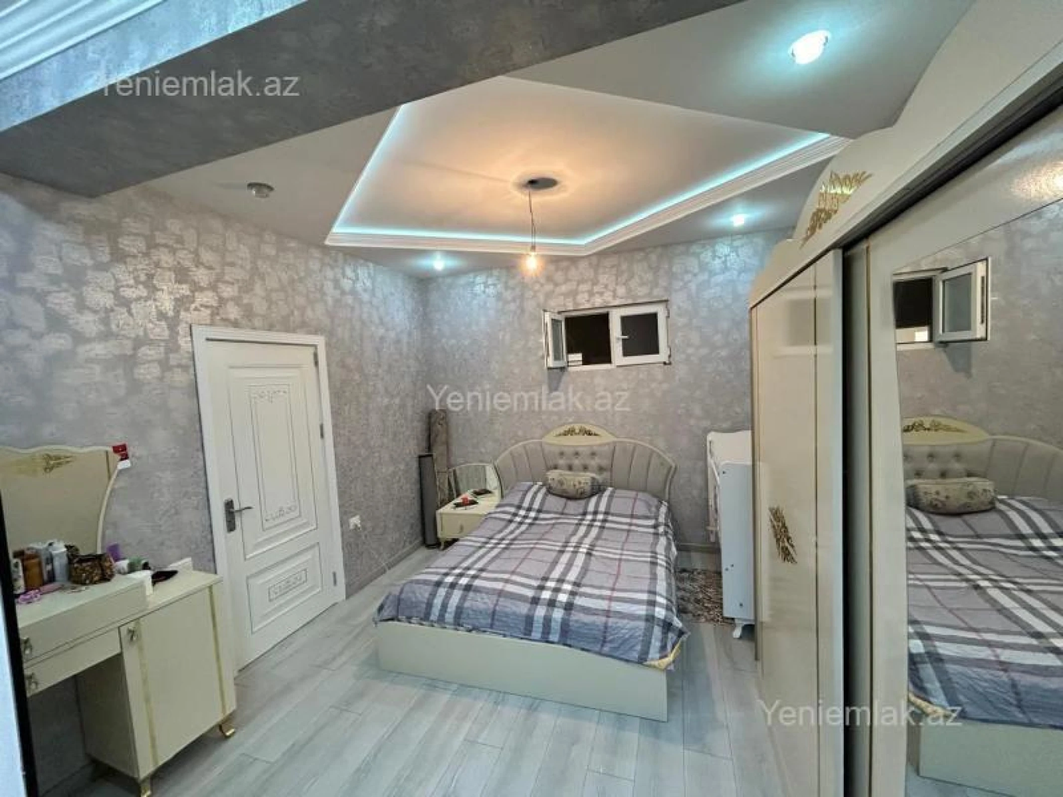 Satılır 3 otaqlı yeni tikili 70 m²