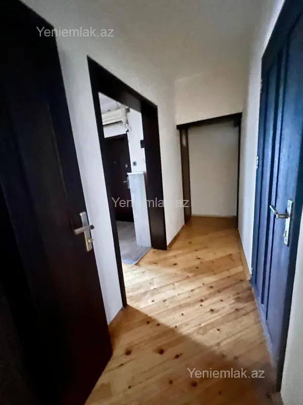 Satılır 3 otaqlı köhnə tikili 70 m²