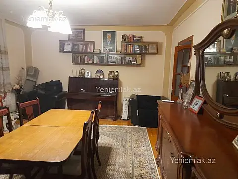 Satılır 3 otaqlı köhnə tikili 75 m²
