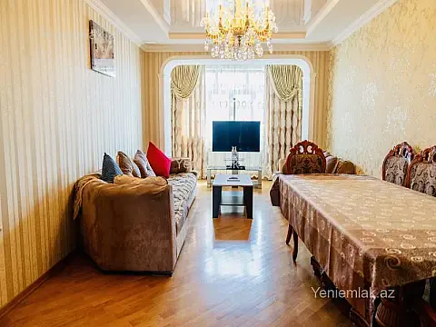 Satılır 4 otaqlı köhnə tikili 100 m² — Bakı, Nizami 4 otaq 100.00 m²