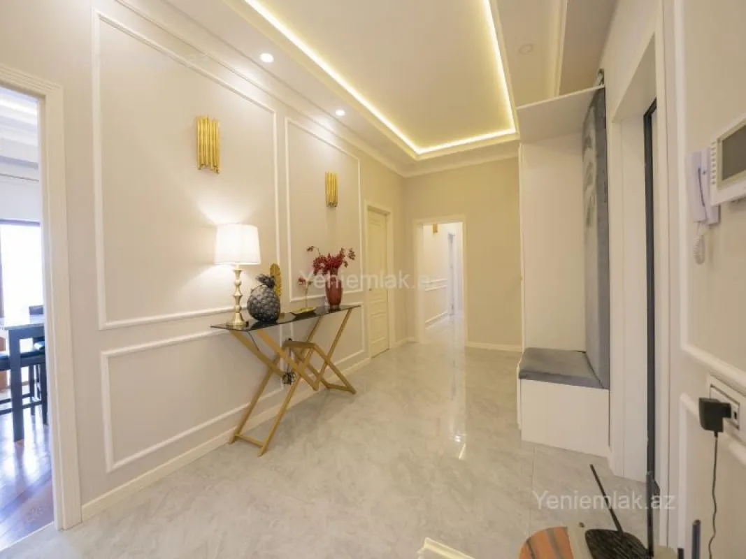 Satılır 3 otaqlı yeni tikili 166 m²