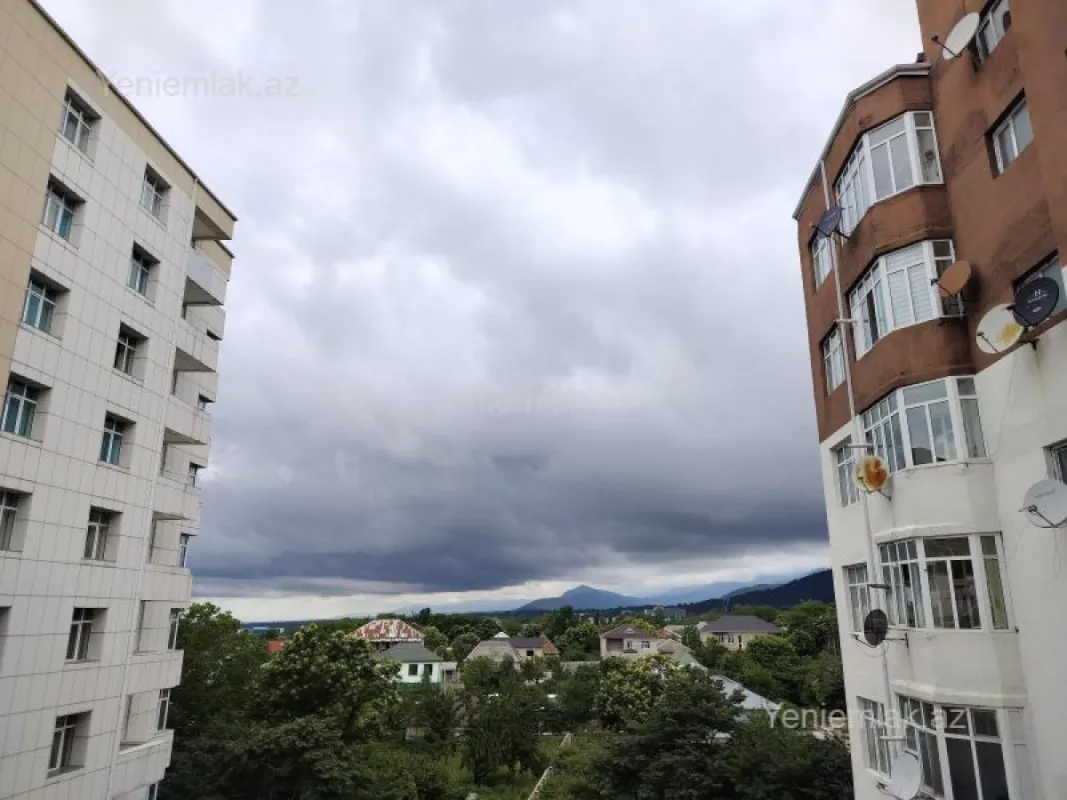 Satılır 3 otaqlı yeni tikili 130 m²