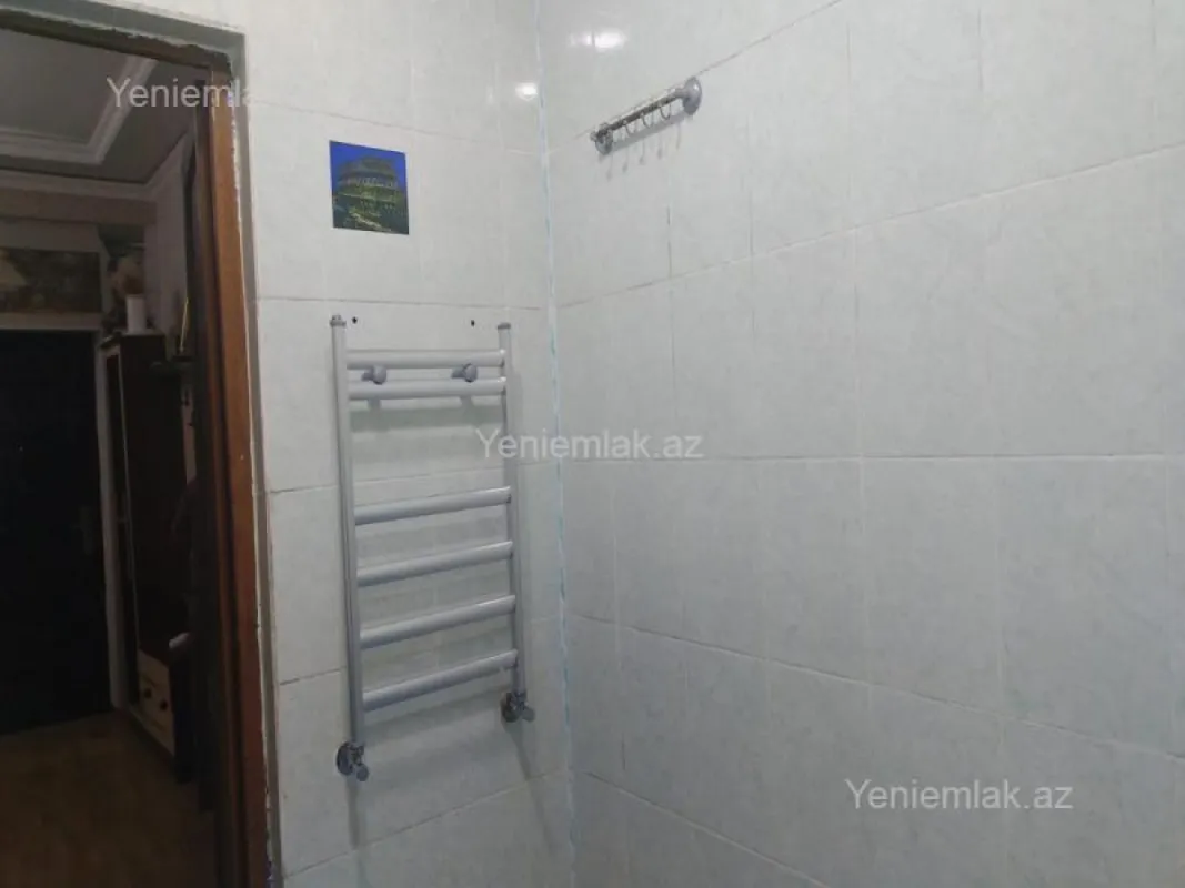 Satılır 3 otaqlı yeni tikili 130 m²