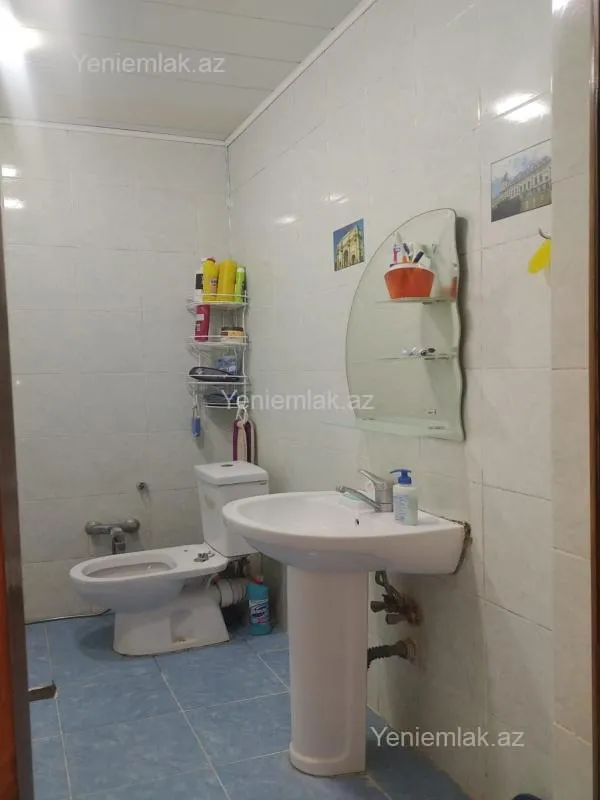 Satılır 3 otaqlı yeni tikili 130 m²