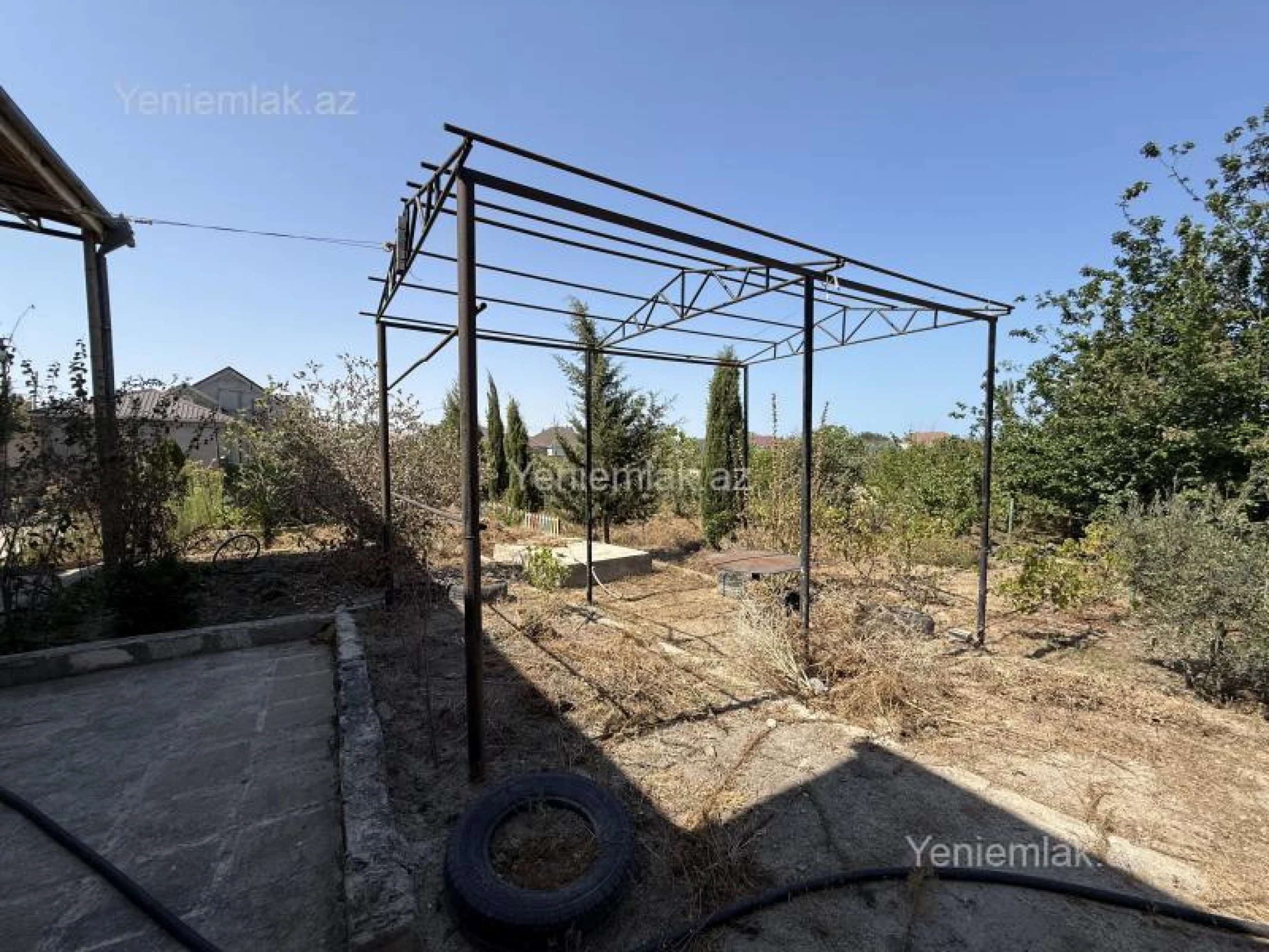 Satılır 5 otaqlı həyət evi 240 m²