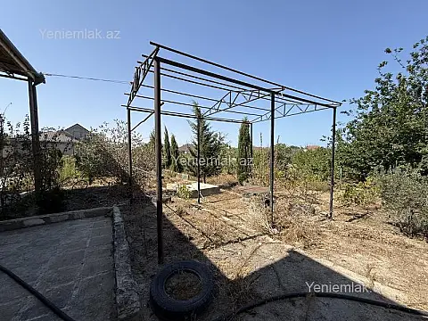 Satılır 5 otaqlı həyət evi 240 m²