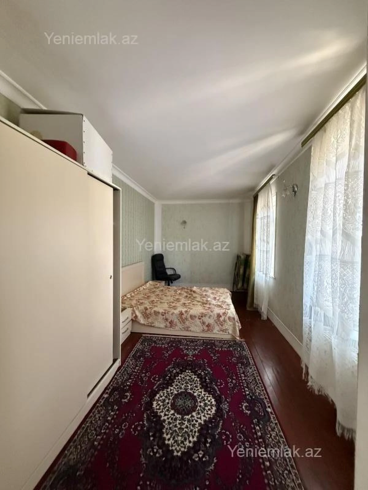Satılır 5 otaqlı həyət evi 240 m²