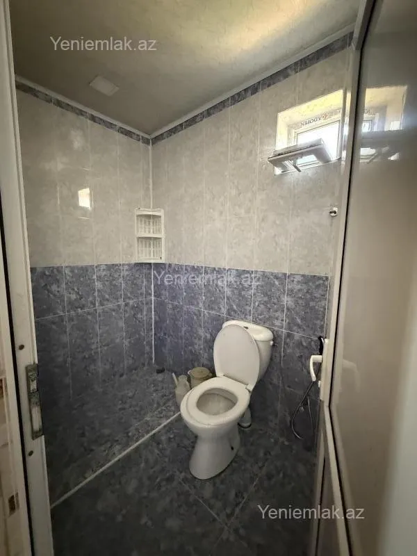 Satılır 5 otaqlı həyət evi 240 m²