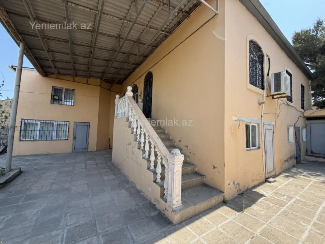 Satılır 5 otaqlı həyət evi 240 m²