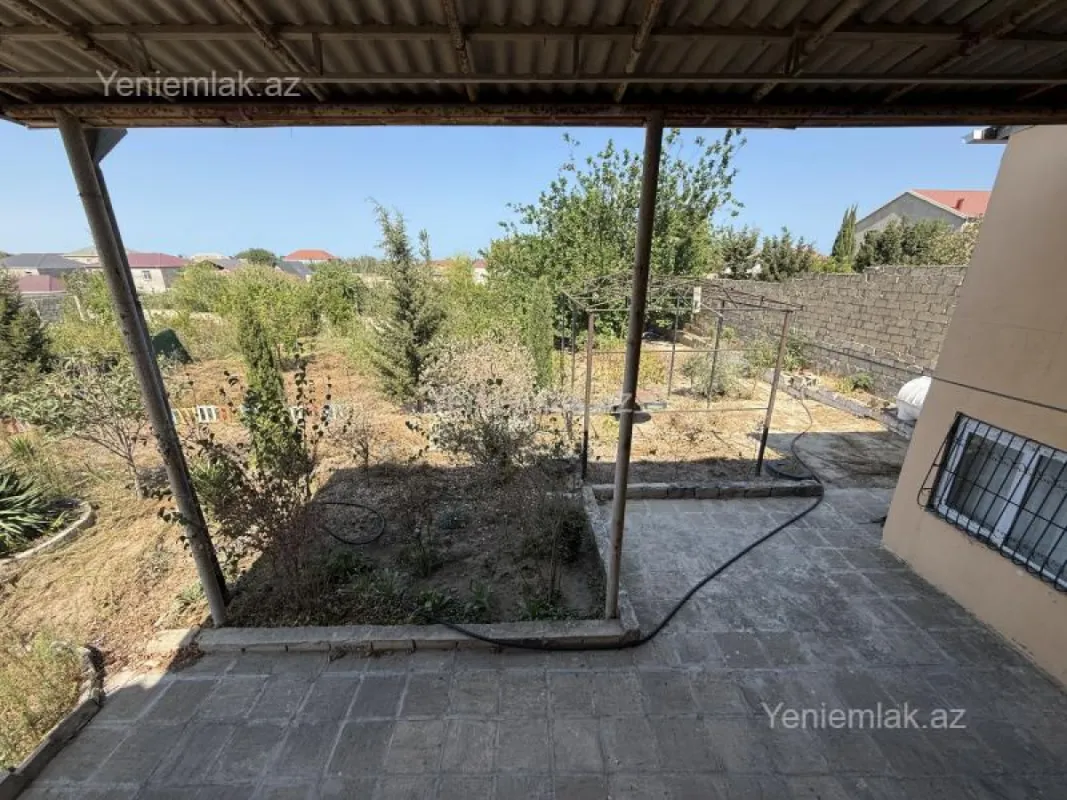 Satılır 5 otaqlı həyət evi 240 m²